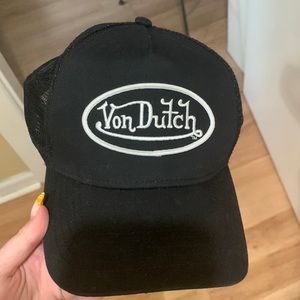 Von Dutch hat